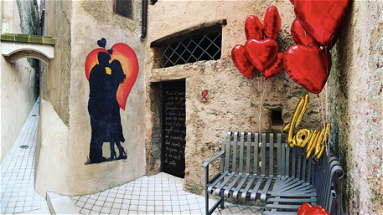 Il cuore del centro storico di Laino Borgo reso accogliente per i momenti di riflessione sull'amore