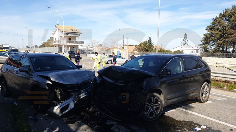 Statale 106, incidente a Calopezzati: ci sono almeno 3 feriti