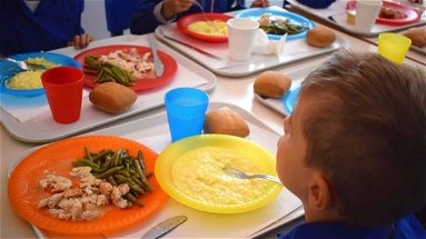 Riapre la mensa nelle scuole di Cassano