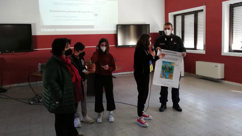 A Cariati i carabinieri forestali insieme agli studenti per salvaguardare le biodiversità