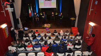 Progetto “cultura della legalità”: i carabinieri incontrano i ragazzi nelle scuole 