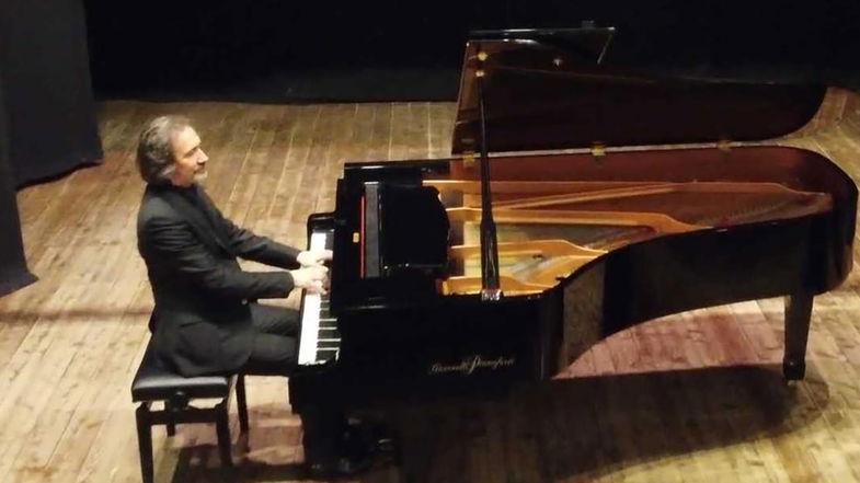 Crosia, il maestro Burato al Donizetti per una masterclass di pianoforte