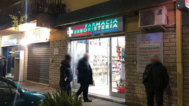 Co-Ro, rapina a mano armata in una parafarmacia: bottino di pochi euro