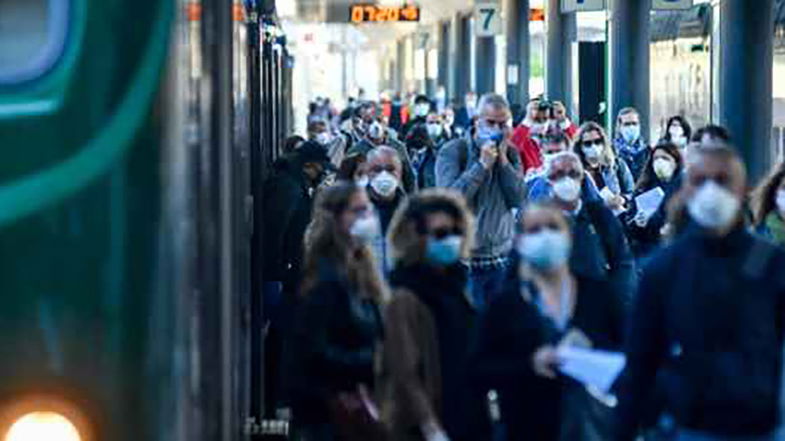 Da oggi per accedere sui mezzi delle Ferrovie dello Stato resta obbligatorio solo indossare la mascherina FFP2