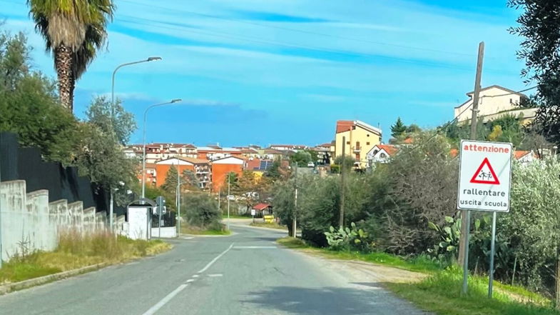 Arbitraria chiusura di via Mazzei, interviene la Polizia locale