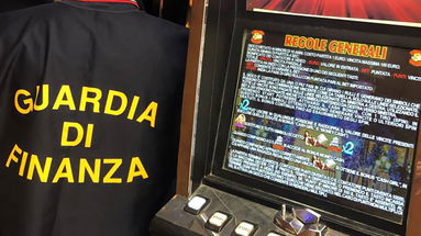 Videopoker clonati ed evasione fiscale, maxi blitz della finanza a Castrovillari