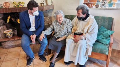 Buon compleanno nonna Carolina che entra nel club dei centenari