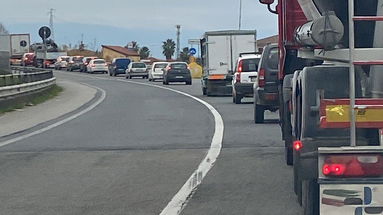 Congestione del traffico a Co-Ro, tra code sfiancanti e mancanza di percorsi alternativi alla SS 106