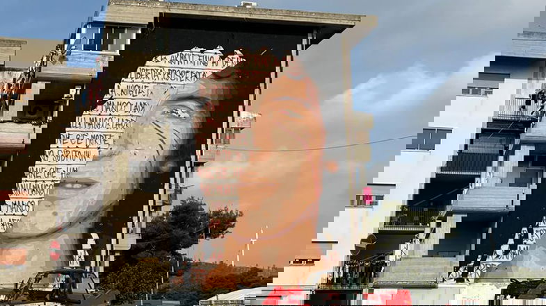 Il murales di Jorit è «una lezione all'occidente che esporta democrazia con la guerra»
