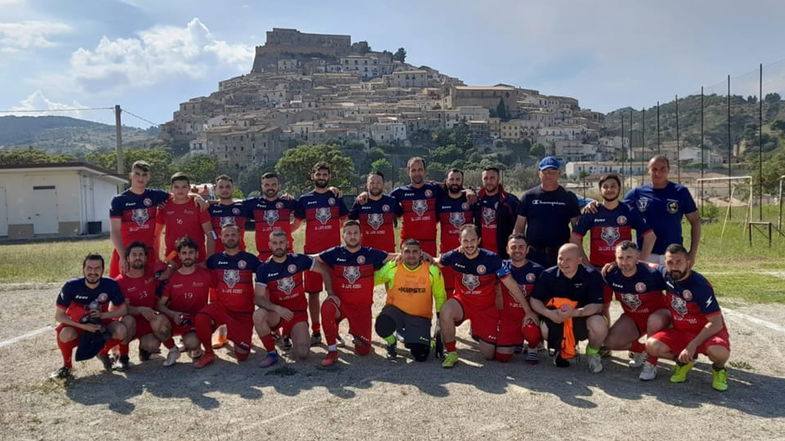 San Lorenzo Bellizzi, quando il calcio è esistenza: storia di una comunità vincente