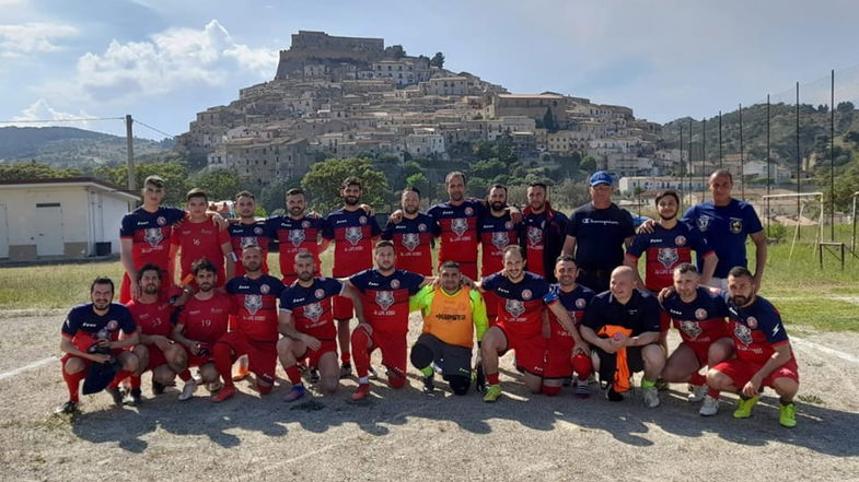 San Lorenzo Bellizzi, quando il calcio è esistenza: storia di una comunità vincente 