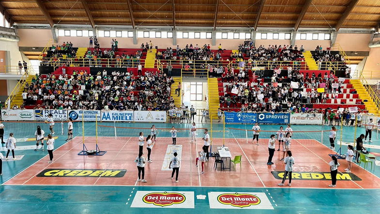 Si è conclusa oggi “E' tempo di Volley”, grande l'entusiasmo degli studenti e dei tifosi