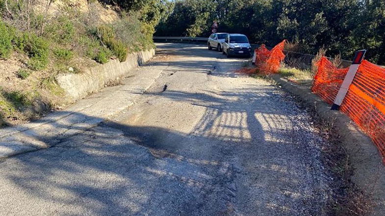 La strada che porta da Piragineti al Patire dissestata. L'istanza di Salvatore Tavernise