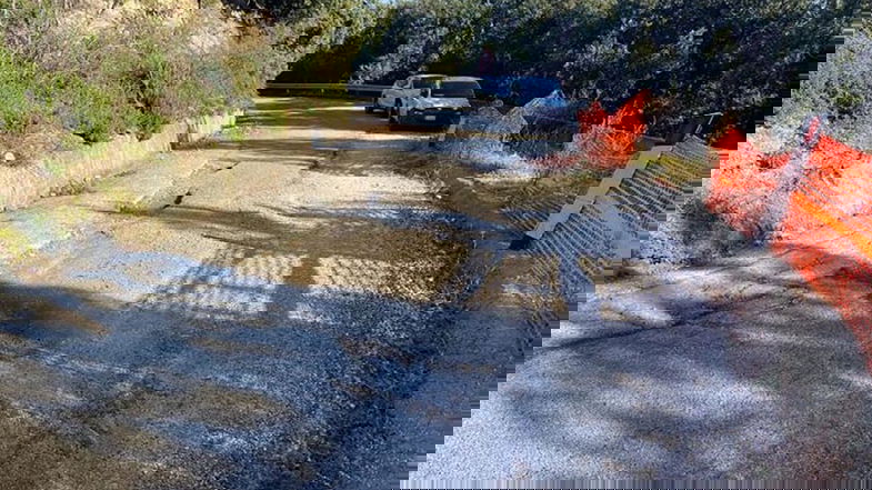 La strada che porta da Piragineti al Patire dissestata. L'istanza di Salvatore Tavernise