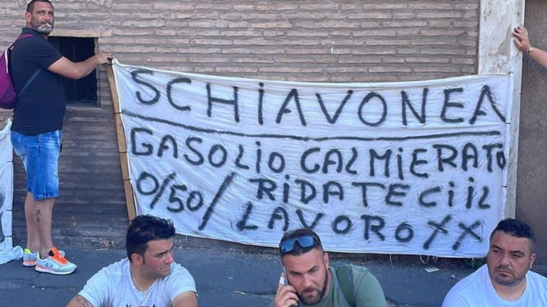 Carogasolio, i pescatori della marineria di Schiavonea a confronto con il ministro Patuanelli