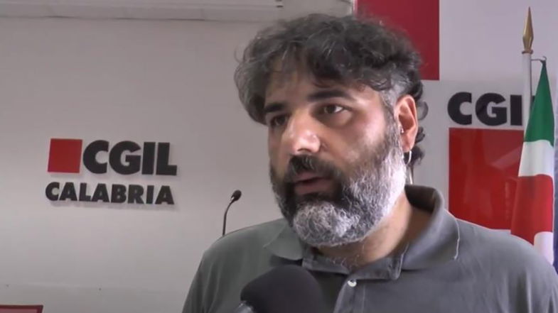 Dure le accuse lanciate da Valentino (Cgil), contro l'assessore Orsomarso