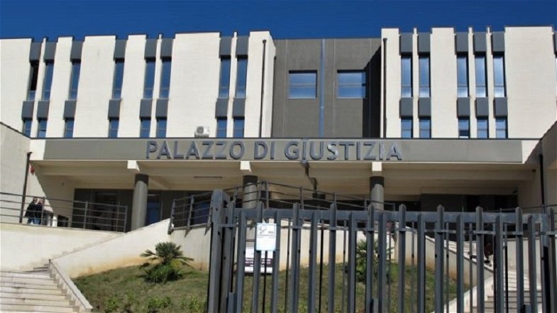 Accusò due carabinieri di violenze, ora il Tribunale di Castrovillari lo ha condannato 