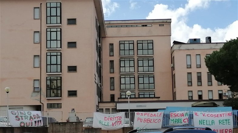 Ospedale di Cariati, i comitati cittadini chiamano in causa Occhiuto per i servizi a rischio chiusura