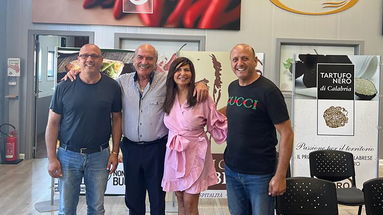 Simona Loizzo a Corigliano, visita il pastificio Pirro