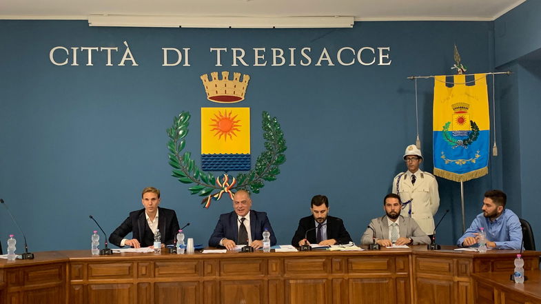 Trebisacce, parte la consiliatura Aurelio. Carlomagno eletto presidente del Consiglio comunale 