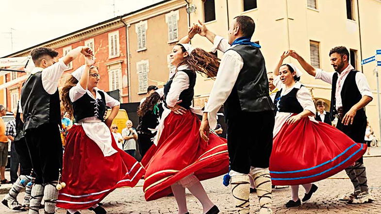 A Saracena ritorna la festa della tarantella: una due giorni di musica e folklore