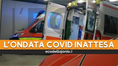 Covid-19, di nuovo ambulanze in fila e Pronto soccorso in emergenza