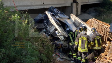 Trebisacce, incidente mortale sulla vecchia Statale 106: morto un camionista