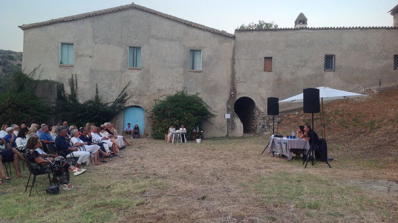 Franco Emilio Carlino, Mandatoriccio, il feudo dell'Arso e la torre stellata