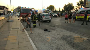 Incidente a Mirto sulla SS106, scontro tra due auto: muore una donna