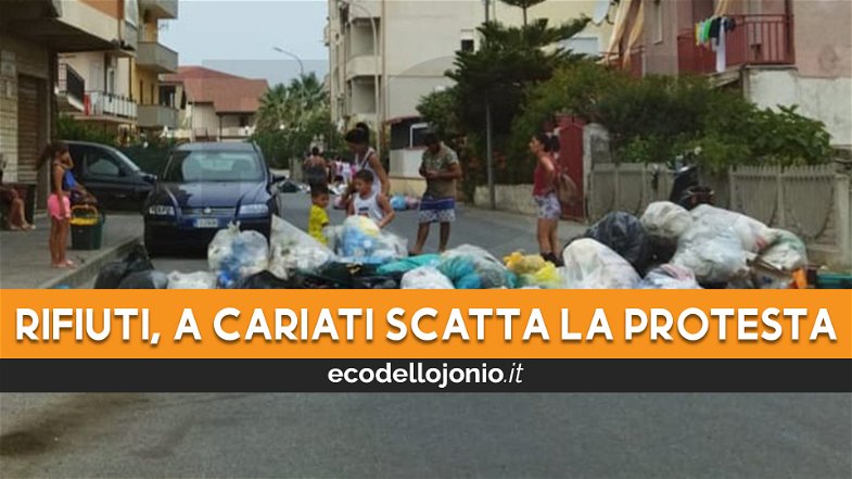 Clima teso a Cariati: cittadini e turisti protestano contro l'emergenza rifiuti