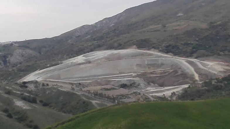 «Chi governerà l’Italia, fermi l'ampliamento della discarica di Scala Coeli»