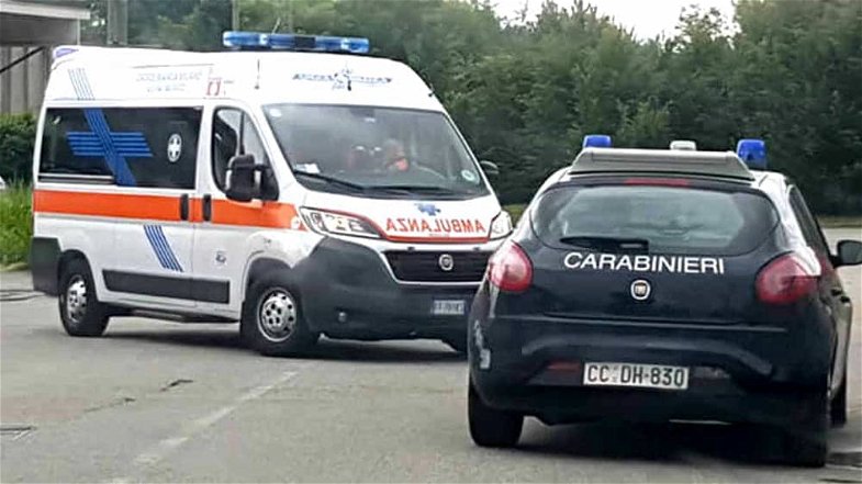 Follia a Frasso: uomo va in escandescenza, mette a soqquadro un ambulanza e aggredisce i carabinieri. Arrestato
