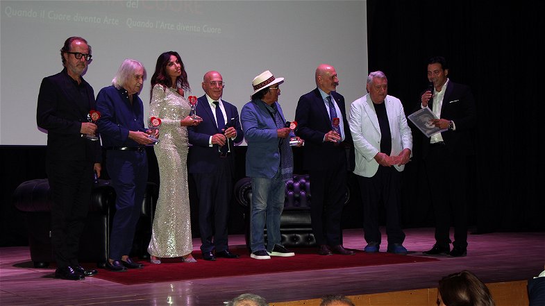 Tutti sul red carpet di Castrovillari per il Premio internazionale Calabria del Cuore