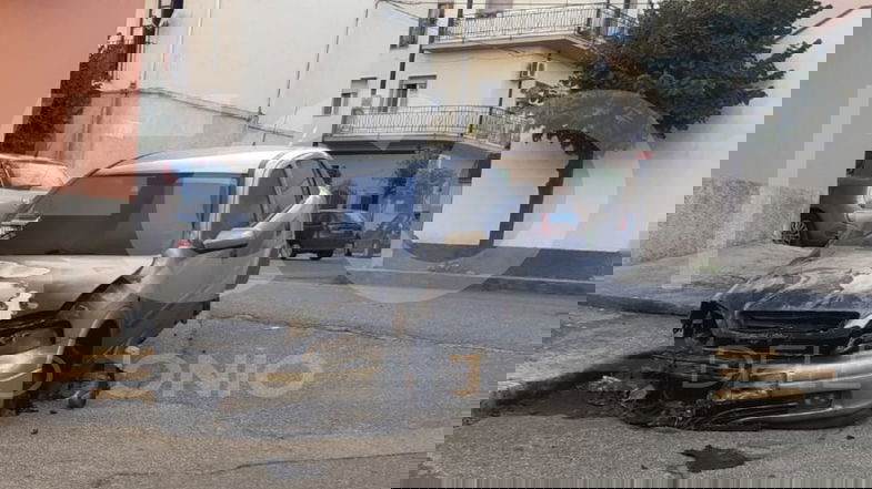 Trebisacce, ancora un'auto in fiamme. Aurelio: «Sono atti che necessitano una risposta del territorio»