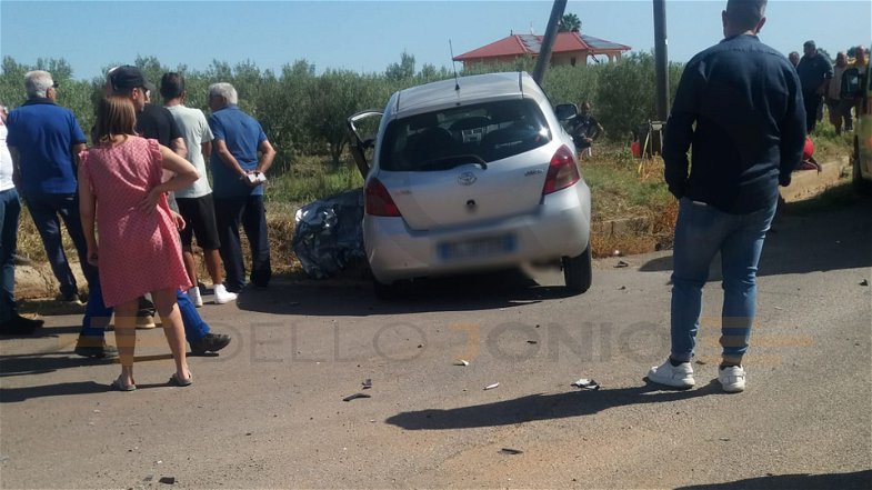 Cassano Jonio, incidente stradale tra una moto e un'auto: deceduto il motociclista