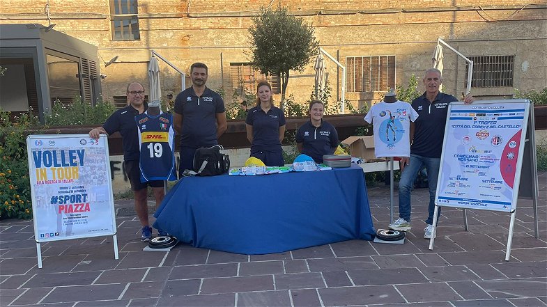 Volley tour, un successo la due giorni di pallavolo in piazza a Corigliano scalo