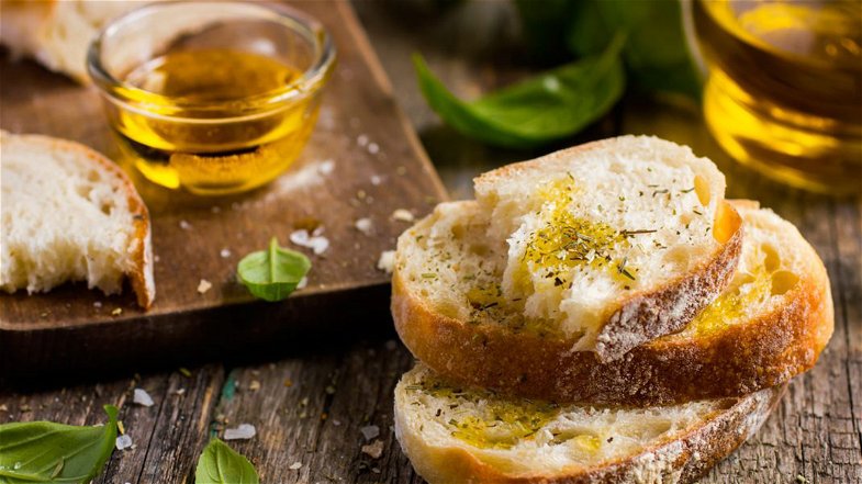 Festa del Pane ad Altomonte, una merenda diversa per 500 bimbi: pane e olio evo 