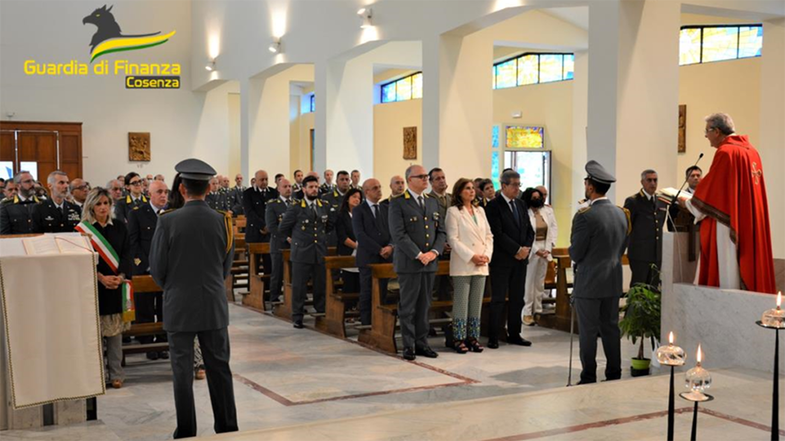 Le fiamme gialle di Cosenza celebrano San Matteo patrono della Guardia di Finanza