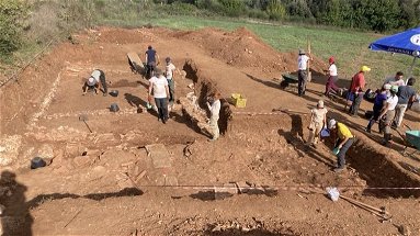 Laino Borgo, conclusa la terza campagna di scavi: ritrovato un settore di produzione di vasi 