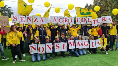 Bollette alle stelle, protesta degli agricoltori: «Situazione insostenibile»