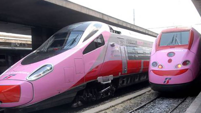 Frecciarossa si tinge di rosa per il mese della prevenzione del tumore al seno