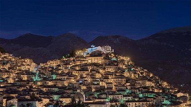 Dall’alto dei suoi 684 metri, Morano Calabro è tra i dieci borghi d’Italia più belli da visitare in autunno 