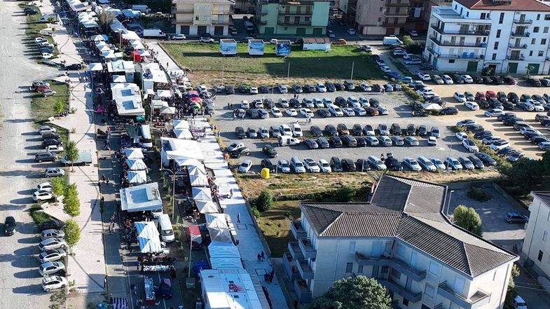 Domani 8 novembre apertura eccezionale del Mercato di Schiavonea 