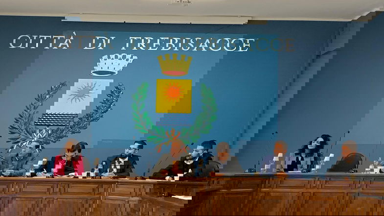 Trebisacce, l'opposizione chiede la trasmissione in diretta dei Consigli comunali