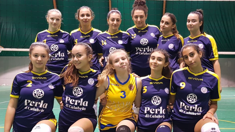 VOLLEY FEMMINILE - Perla di Calabria Rossano lotta con forza fino all’ultimo, ma il Ciró ha la meglio 