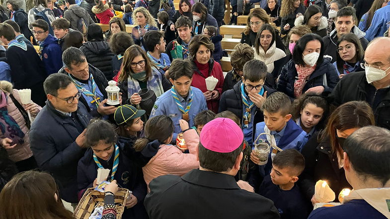 I gruppi scout di Corigliano-Rossano accolgono la Luce di Betlemme in vista della Giornata mondiale della Gioventù a Lisbona