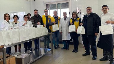 Il Lions Club Rossano Sibarys offre 200 pasti caldi a parrocchie e associazioni