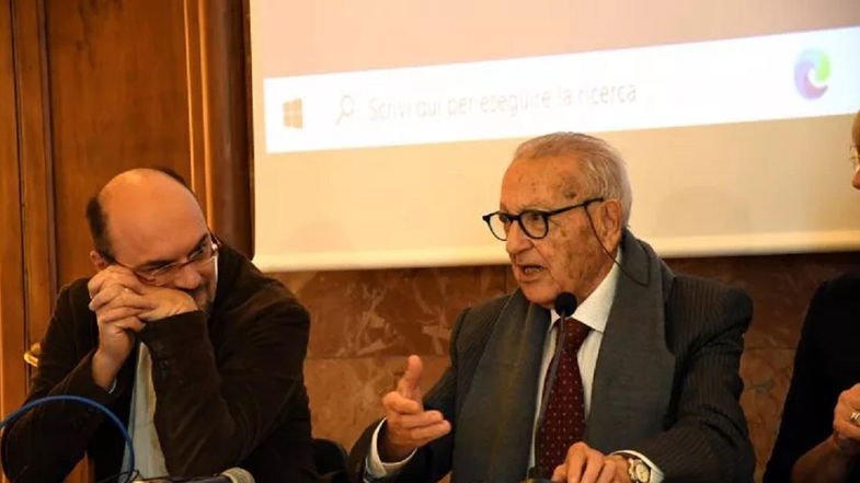 L'amministrazione comunale di Co-Ro esprime il suo cordoglio per la scomparsa del Professore Otranto