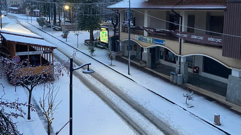 Un buongiorno innevato dall’altopiano silano! I primi fiocchi di neve inaugurano il nuovo anno 