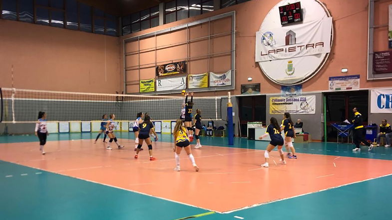 VOLLEY FEMMINILE - Perla di Calabria batte fra le mura amiche la New Teosidos di Reggio Calabria